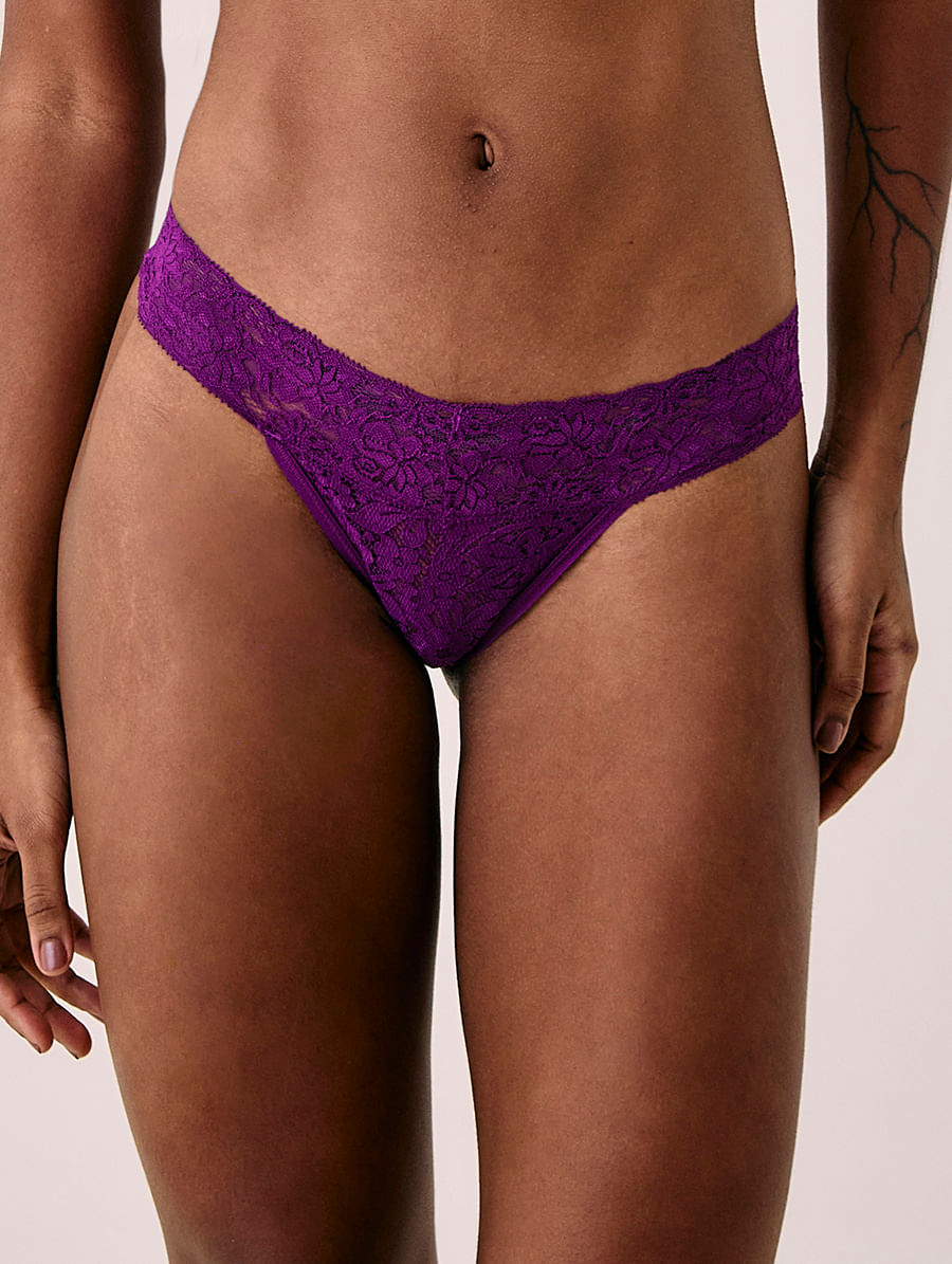 Calcinha Fio Dental Em Renda Roxo Ipe