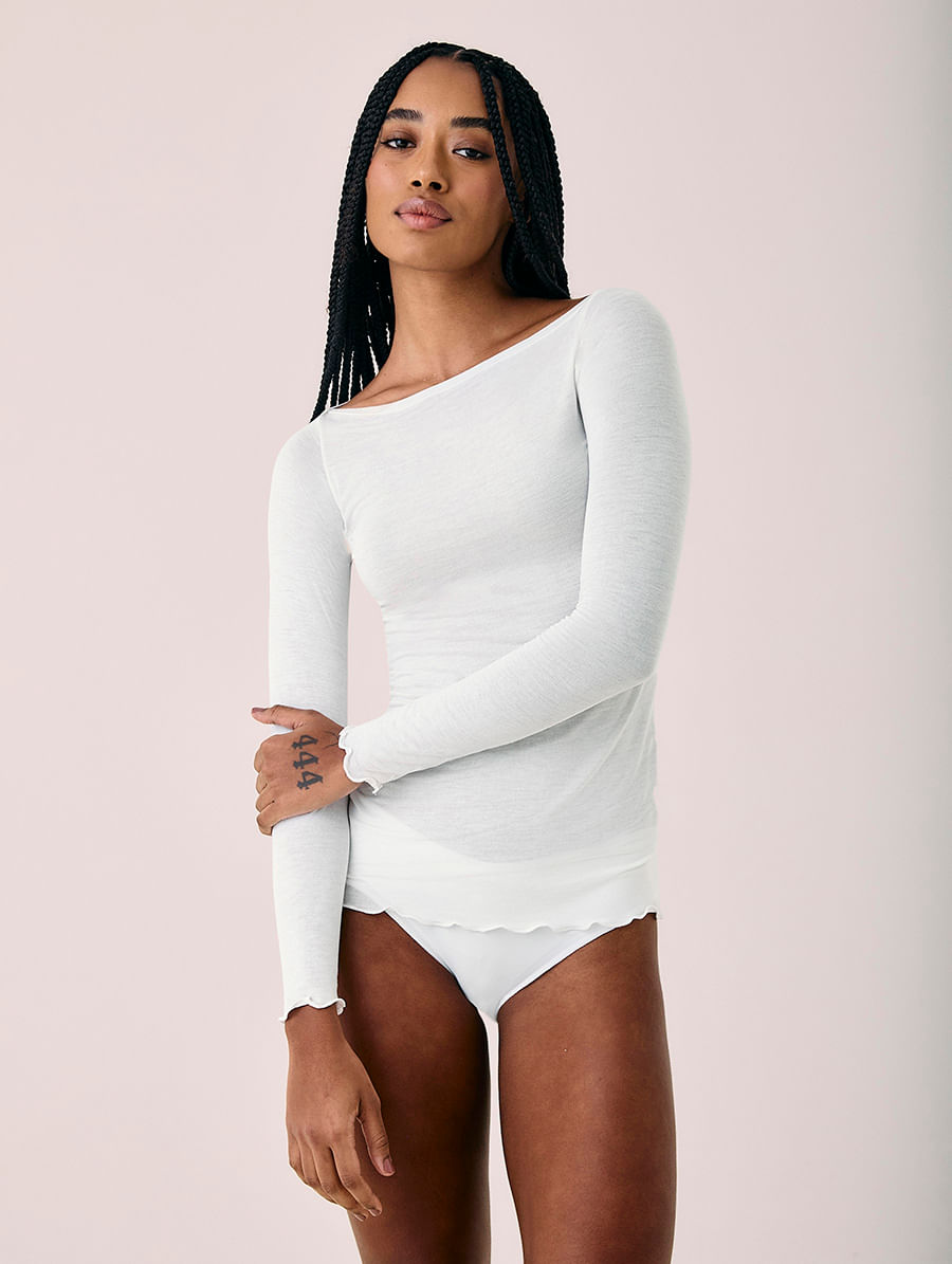Blusa Manga Longa Decote Canoa Segunda Pele Em Viscose Levíssima Off White
