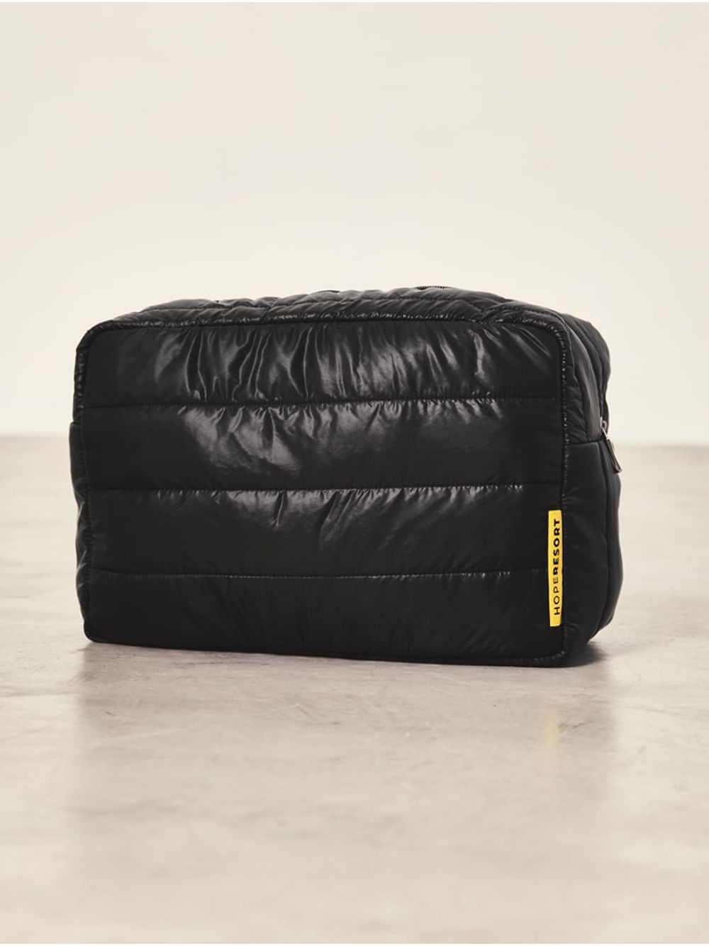 Hope — Necessaire Em Matelassê Puffer Preto
