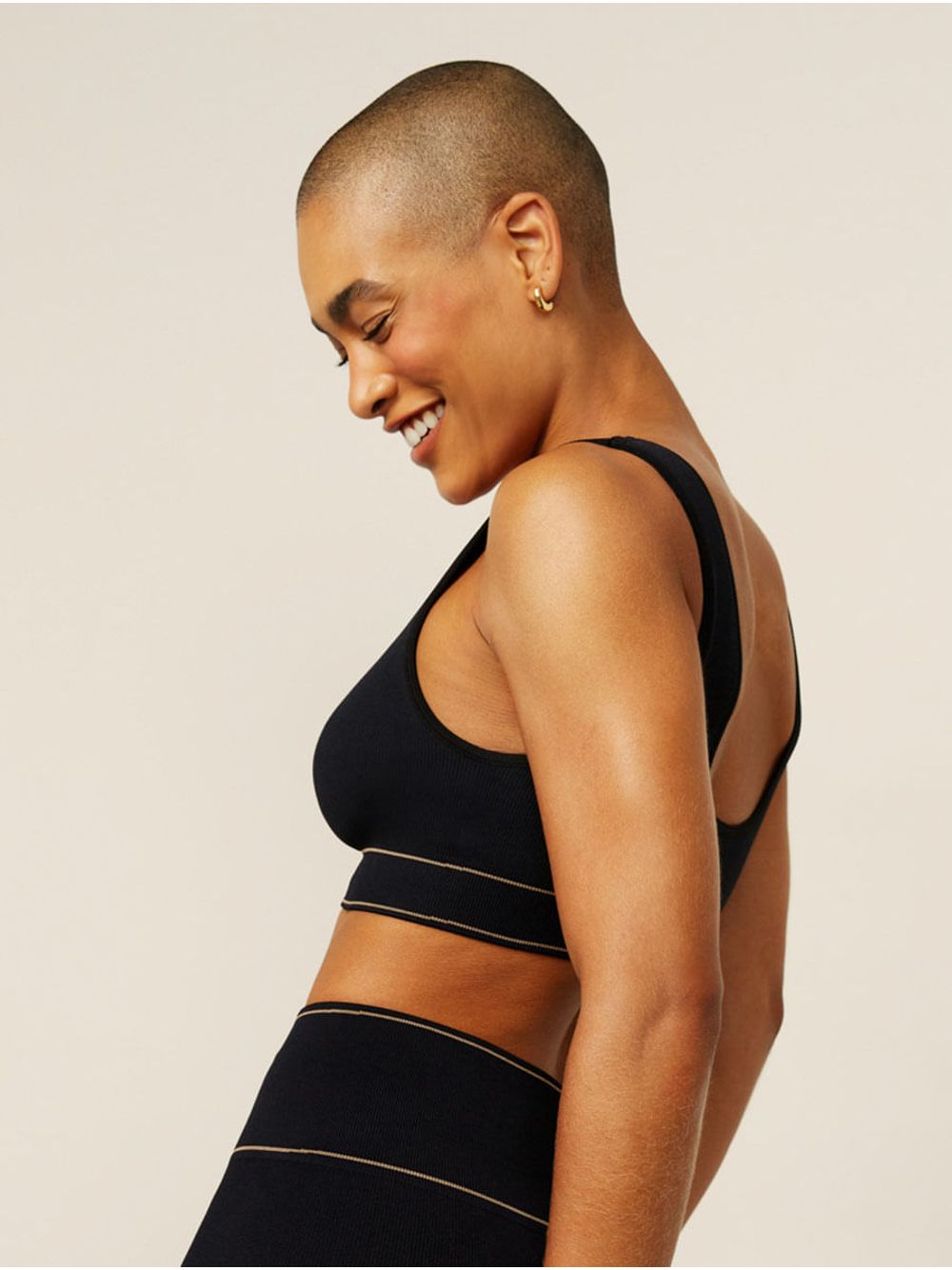 Hope — Top Comfort Decote Reto Sem Costura Preto