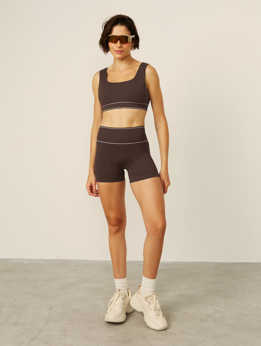 Shorts Fit Cós Alto Sem Costura Marrom Carvalho