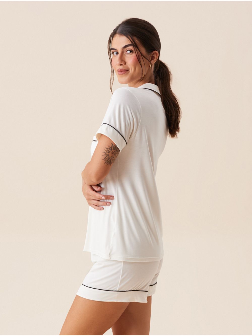 Hope — Short Doll Em Viscose Com Vivo Contrastante Flora Off White
