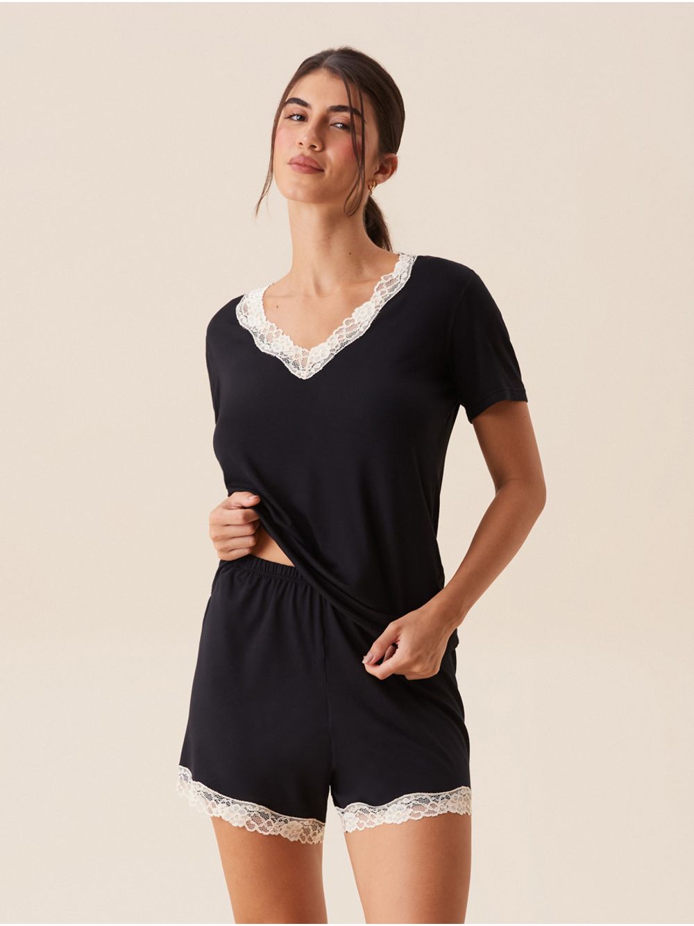 Hope — Short Doll Manga Curta Em Viscose E Renda Moon Preto
