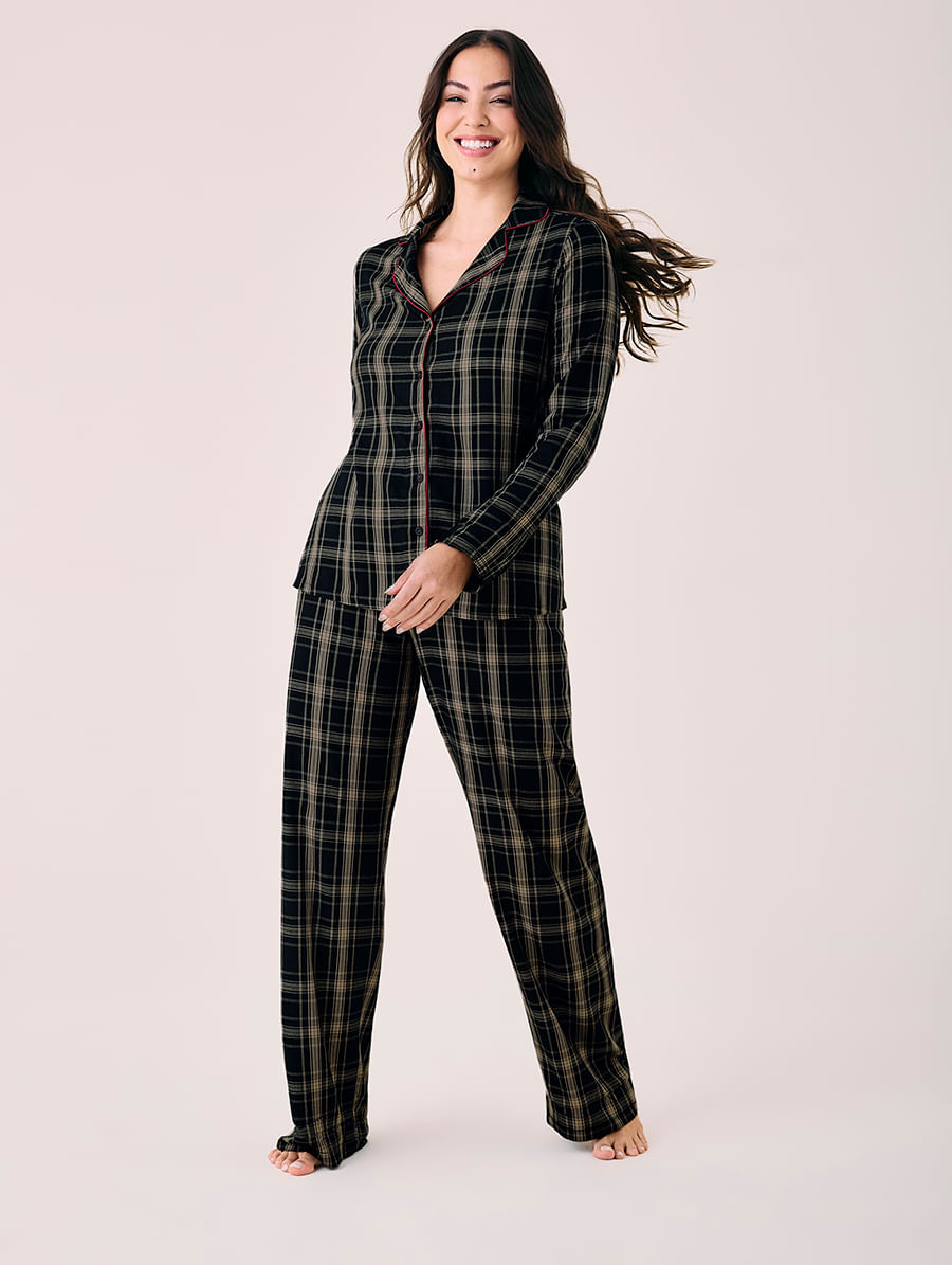Pijama Longo Com Botões Em Viscose Estampada Moments Estampa Xadrez Preto Com Mascavo